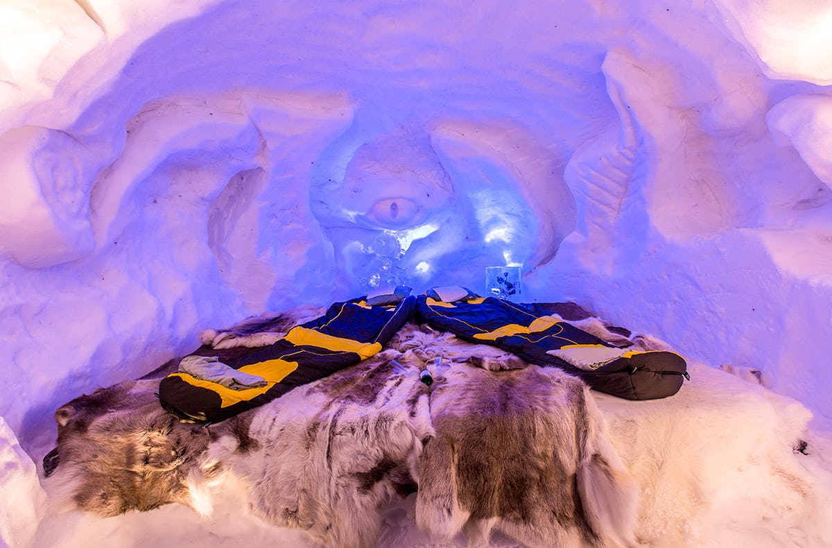 Iglu-Übernachtung in Oberstdorf als romantisches Geschenk