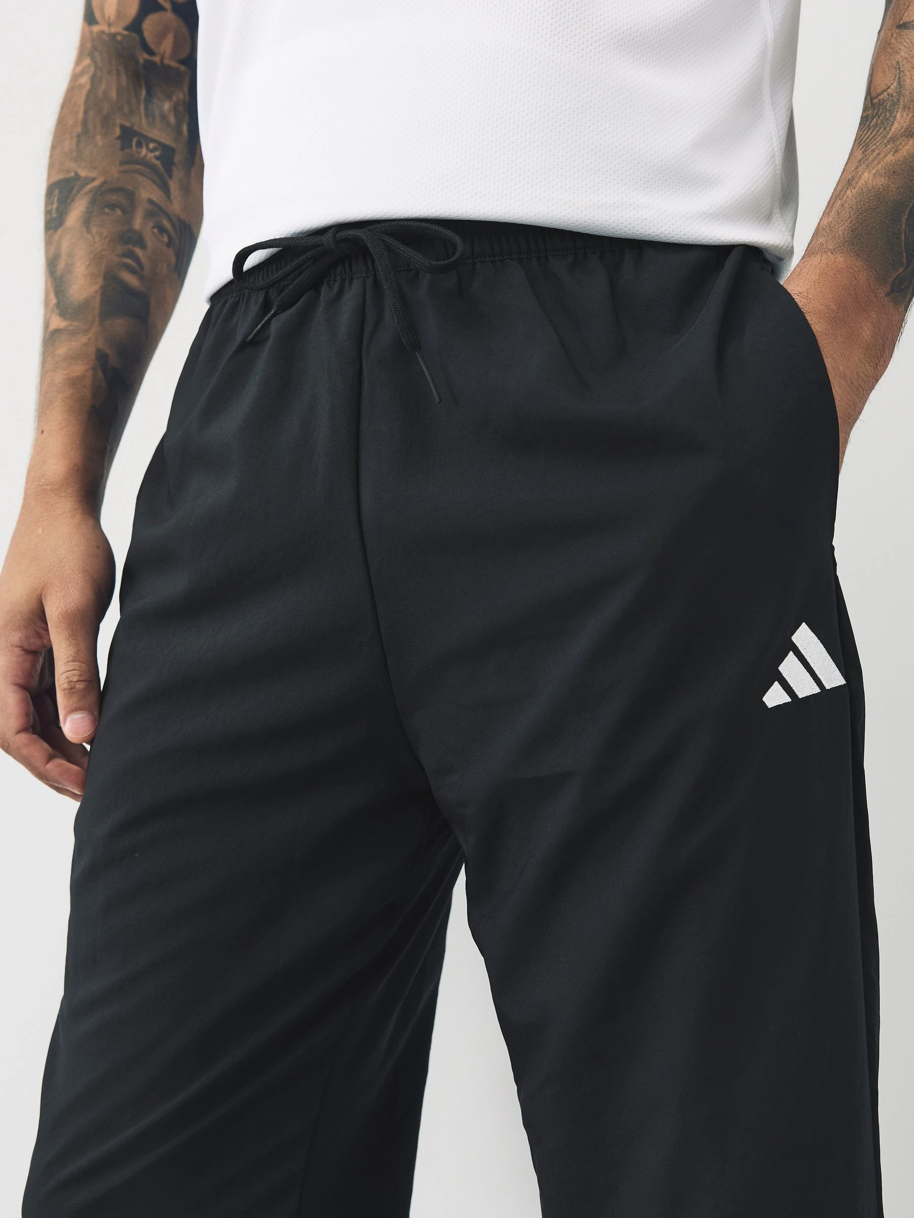 Zwart - adidas Essentials Small Logo Stanford Joggers