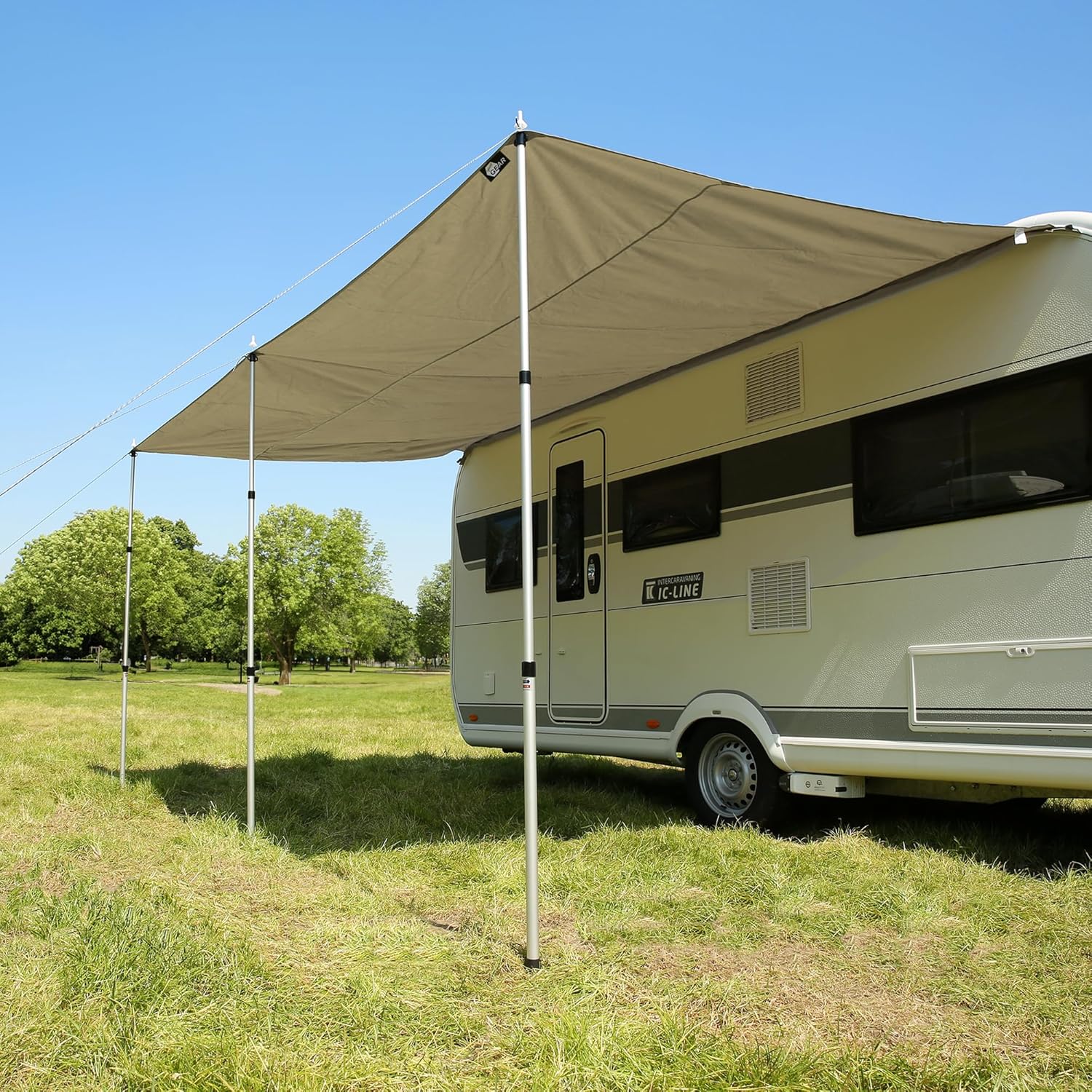 your GEAR Caravan Tarp TC Wohnwagen Sonnendach – wasserdichtes Baumwoll-Sonnensegel mit UV 50+, Alu-Teleskopstangen, in 5 Größen (Beige/Sand, 450 x 240 cm)