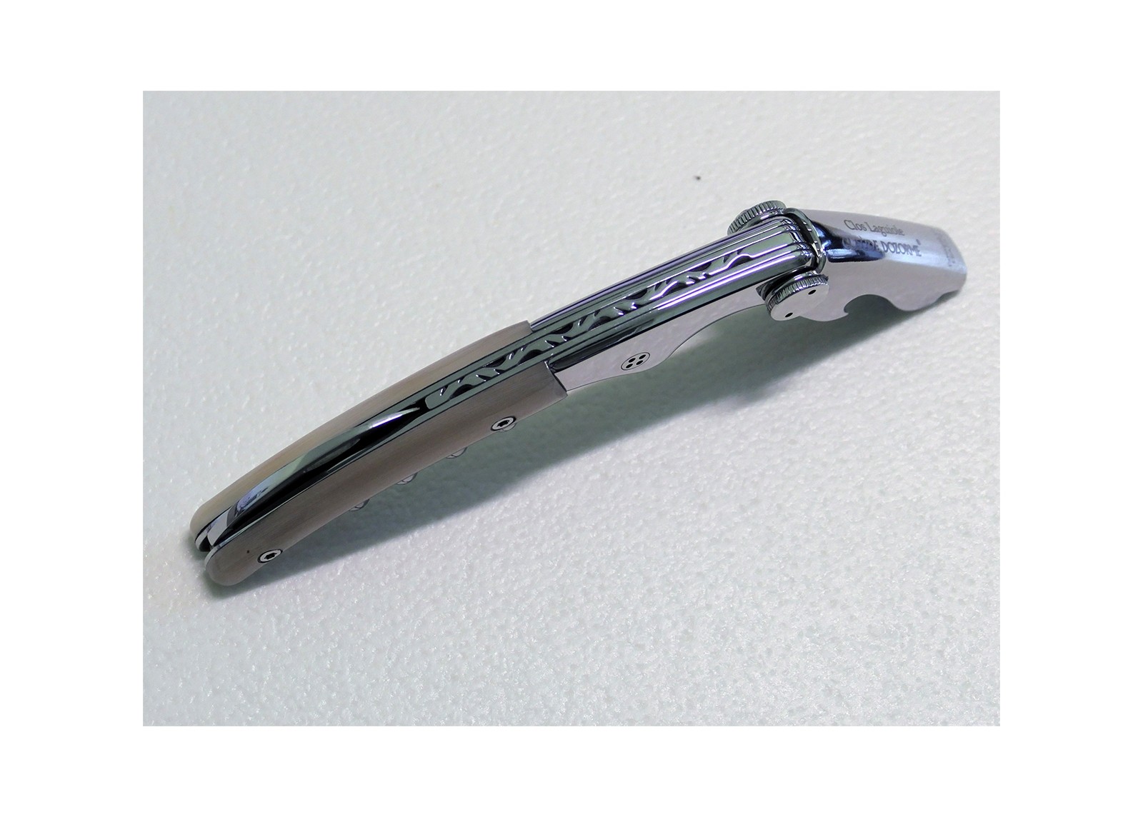 Sommelier Laguiole avec un manche en Corne Blonde et mitre inox