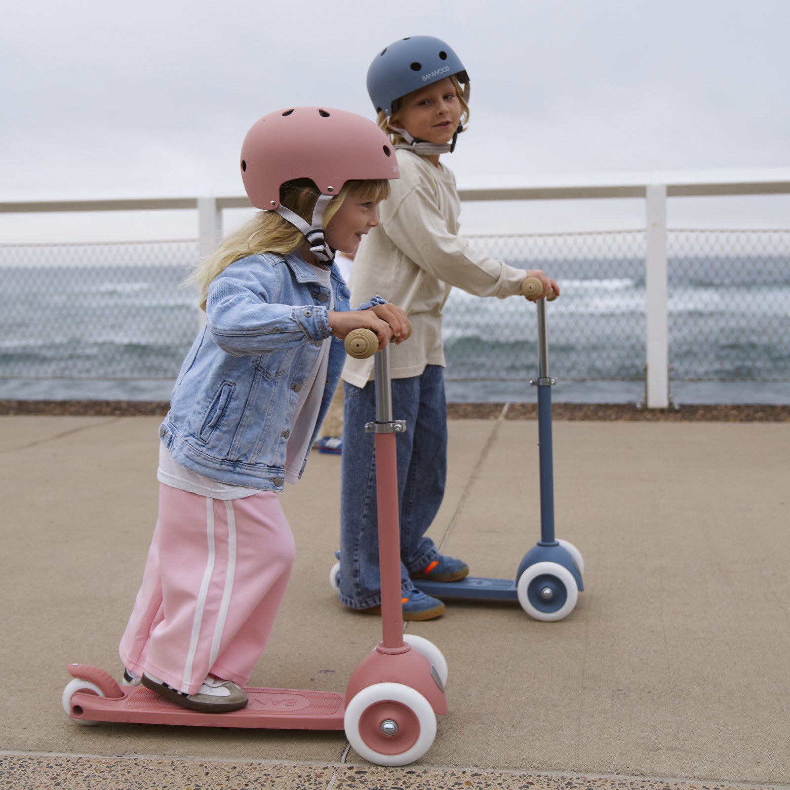 Banwood Eco Kinderhelm Raspberry