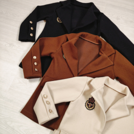 Detailed trenchcoat