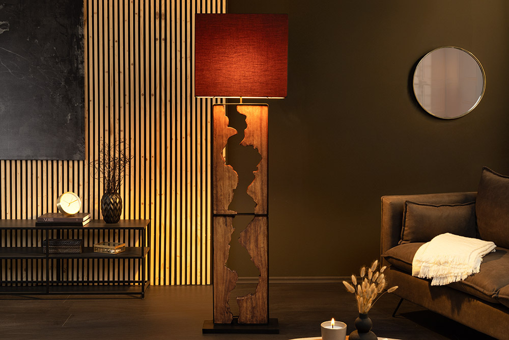 Handgefertigte Stehlampe DESIGNED BY NATURE 165cm natur schwarz Regenbaumholz