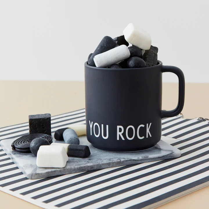 Design Letters - AJ Favourite Porzellan Becher, Peace / grün