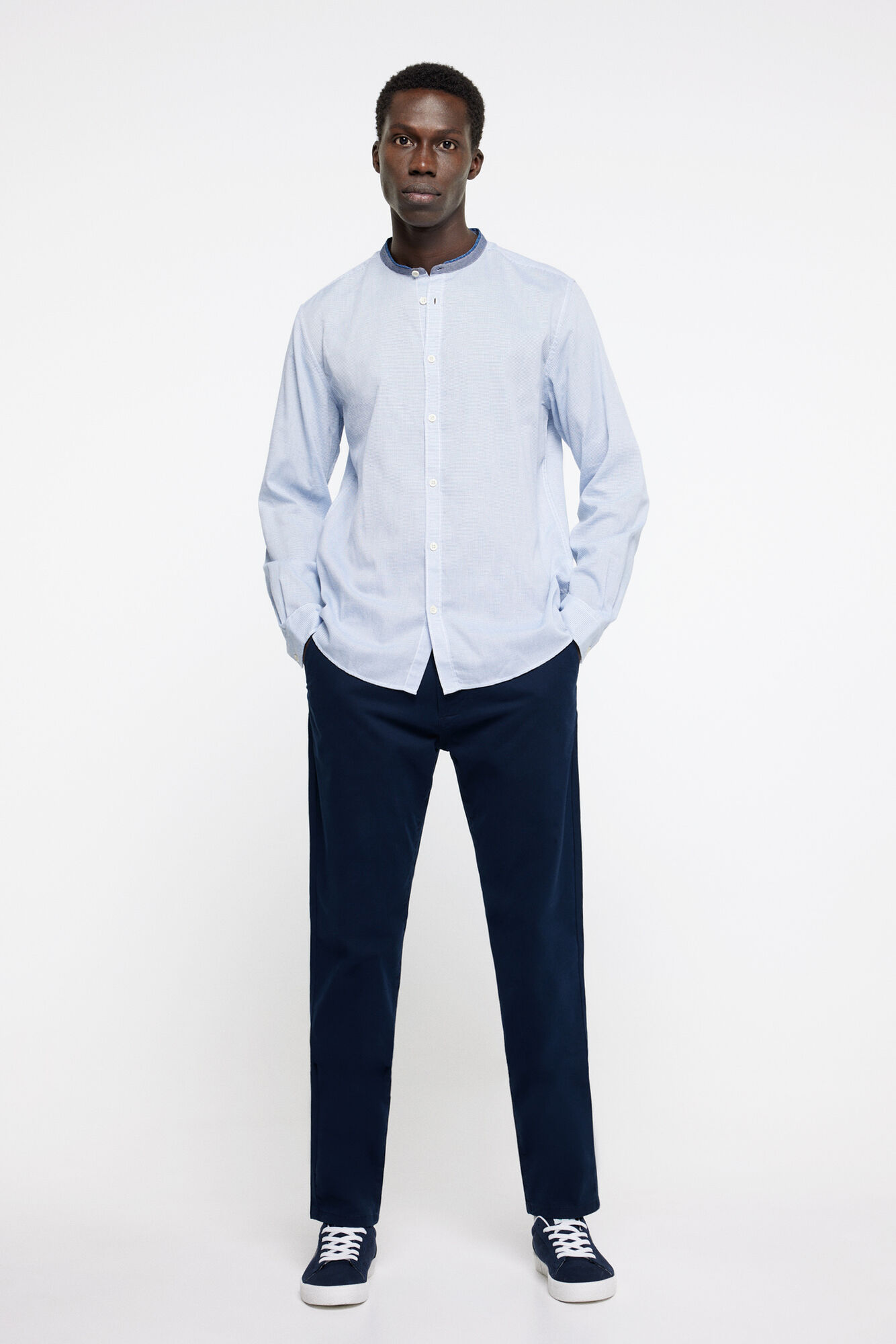 Camisa estruturada com gola mandarim