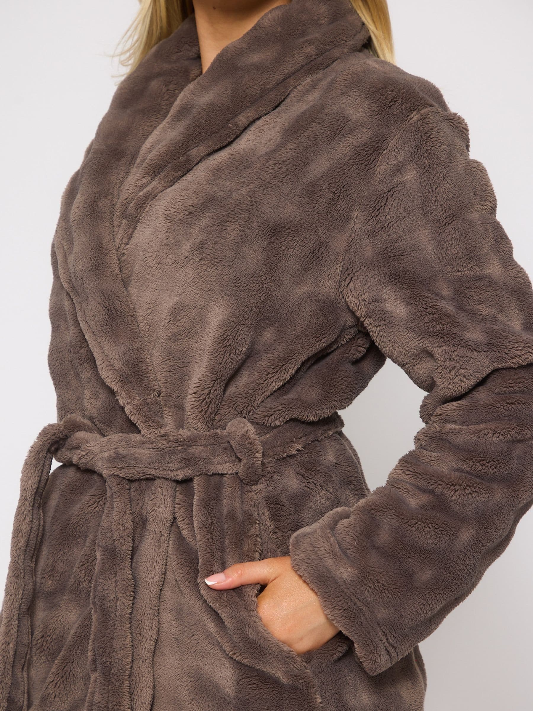 Bruin - Loungeable Bubble Cut Fleece Shawl Collar Midi Dressing Gown