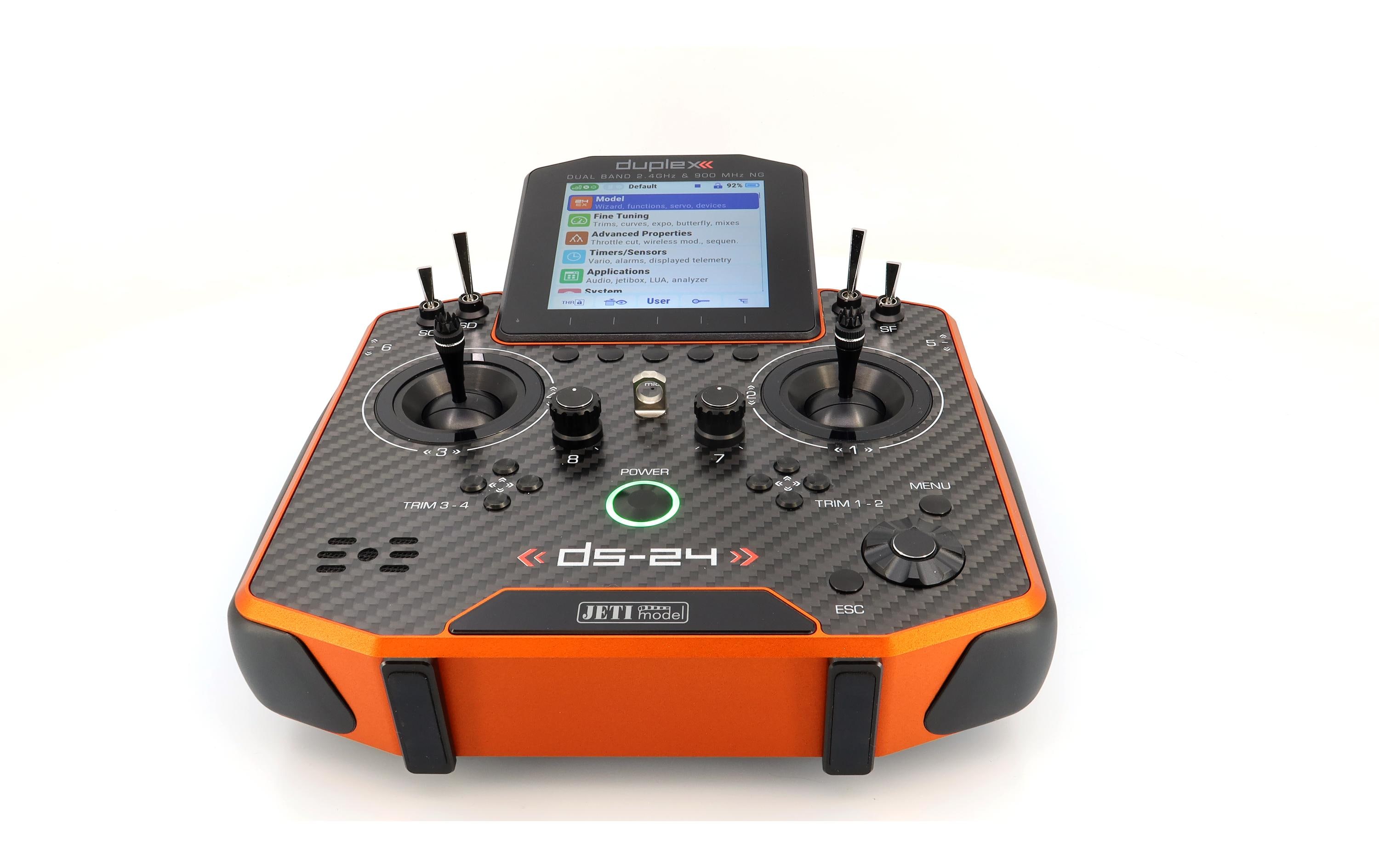 Fernsteuerung DS-24II Carbon Line Orange 24 Kanal, Duplex EX<br>Professioneller 24-Kanal-Sender mit Geber auf Rückseite und Carbon-Frontplatte