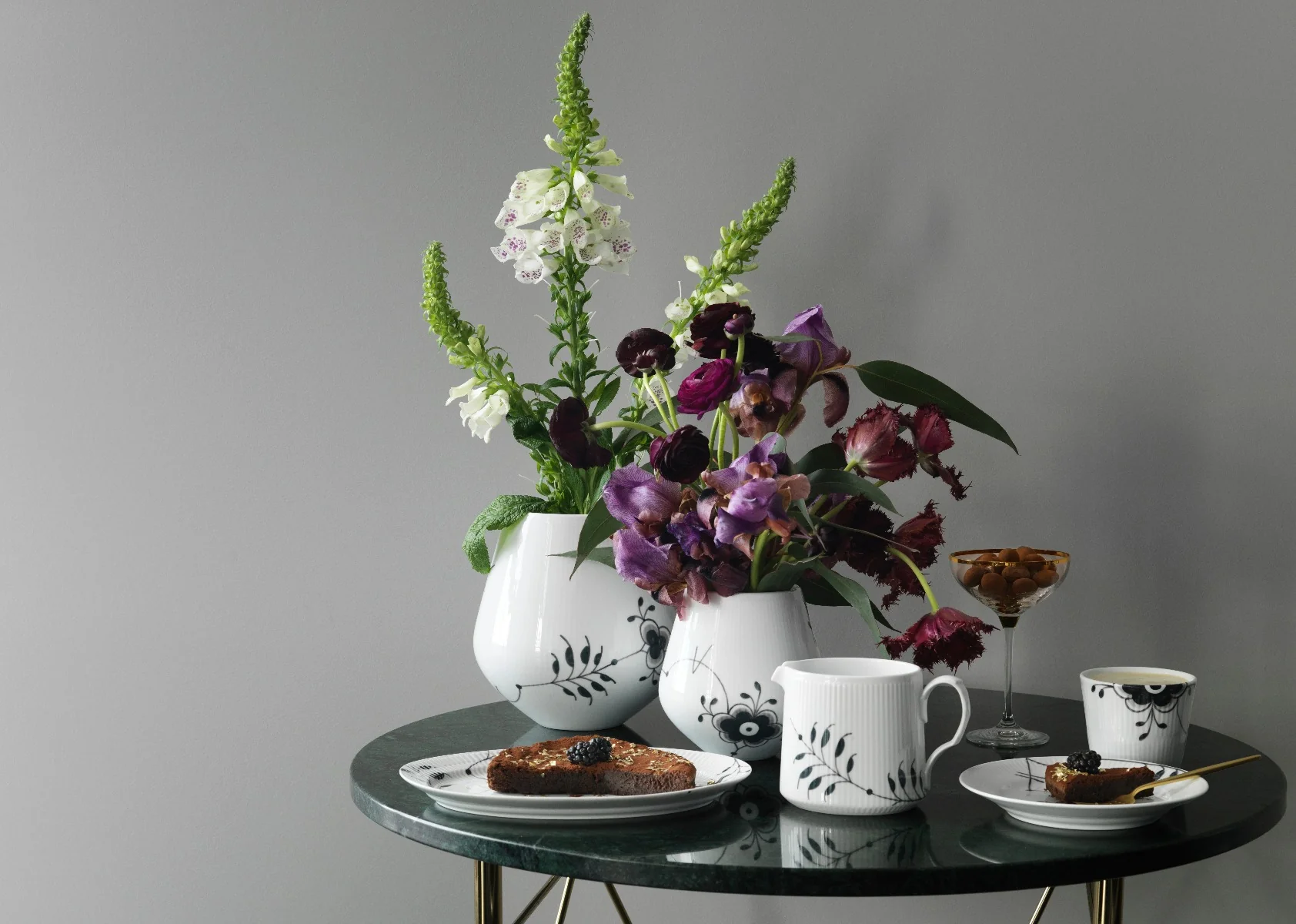 Royal Copenhagen  Sort Mega riflet vase - 12 cm.