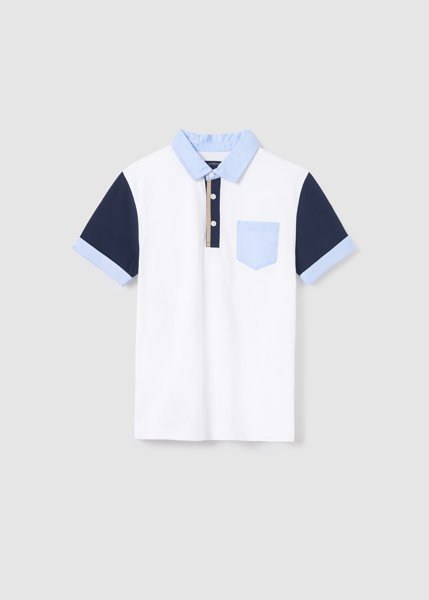 Camisa polo oxford de manga curta com detalhes contrastantes para menino