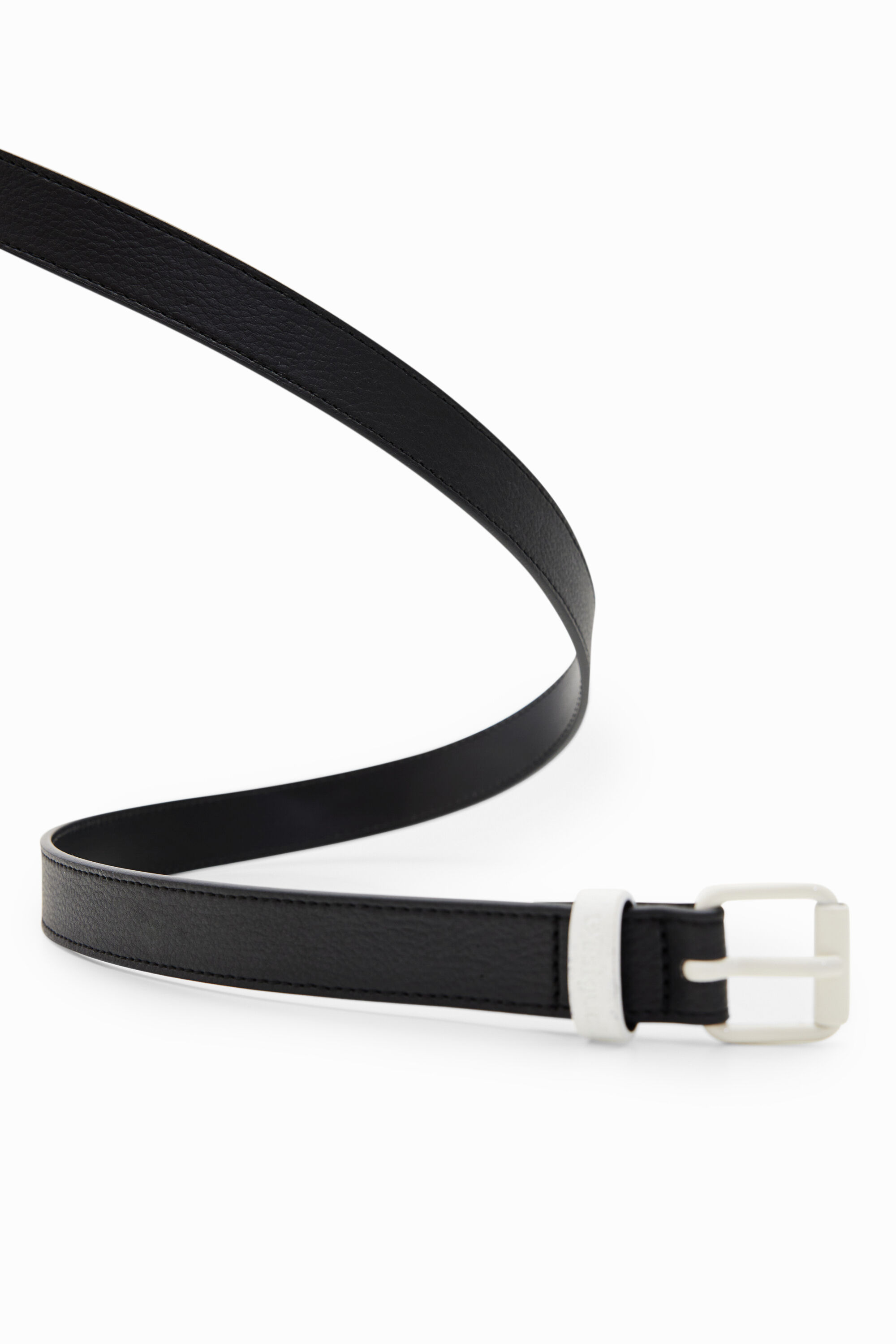 Ceinture boucle contrastante