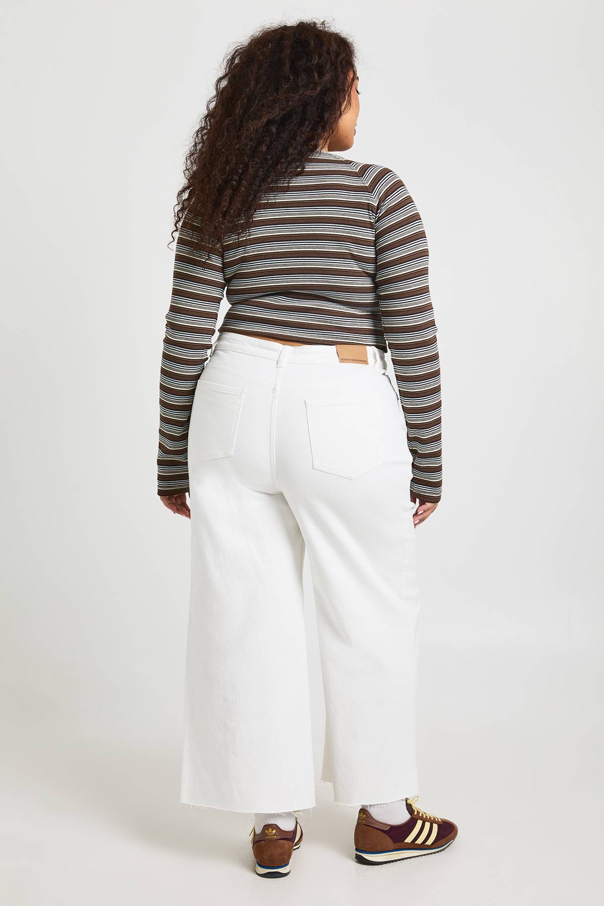 boohoo Le Jean Plus Taille Haute Raccourci Coupe Large