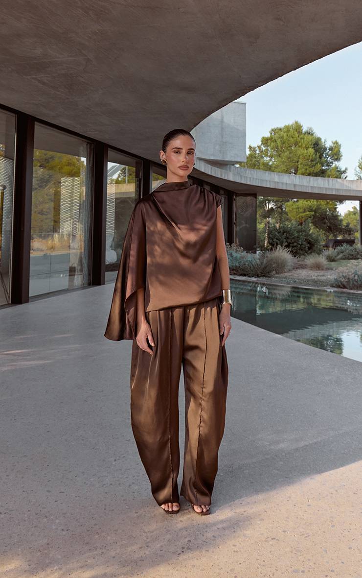 Dark Chocolate Pantalon À Détails De Panneaux En Satin