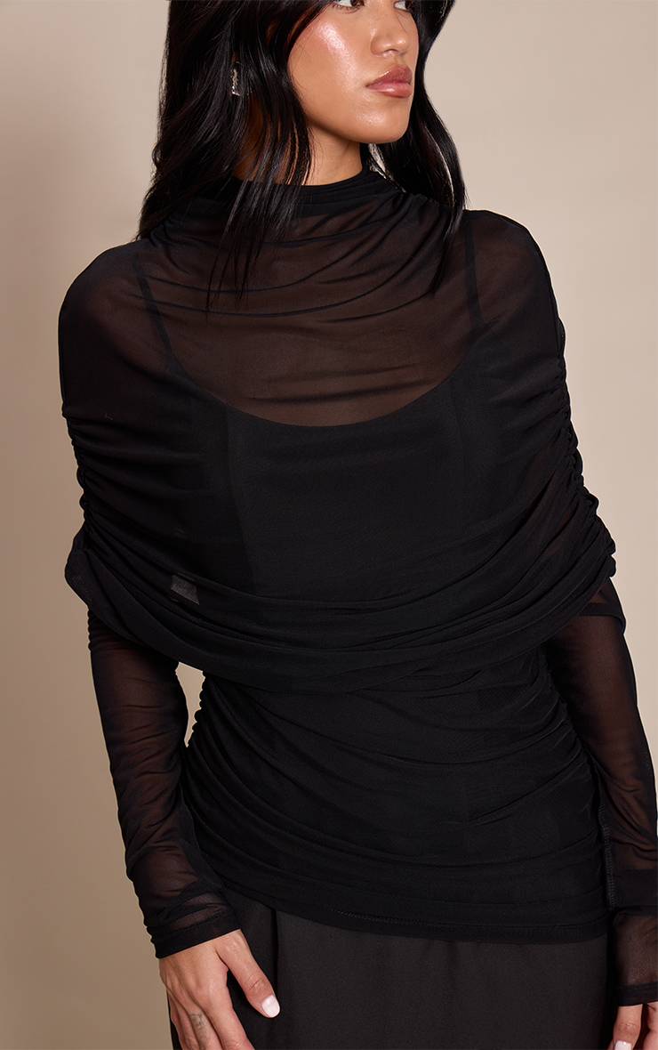 Noir Robe Longue À Manches Longues Avec Détail Cape