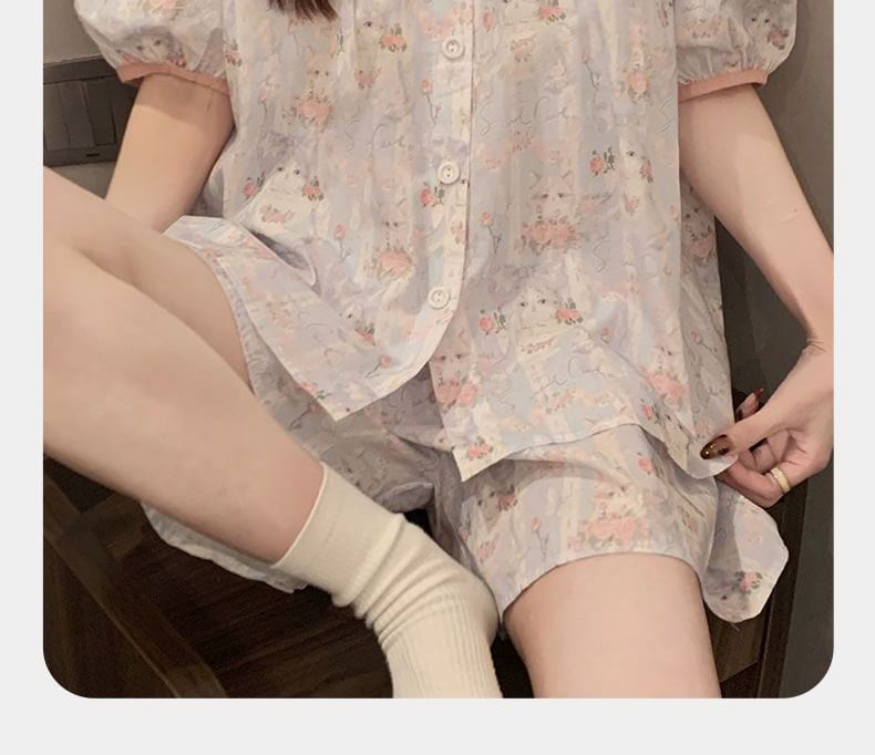 Gecko - Pyjamaset: Blouse met korte mouwen en kattenprint + korte broek