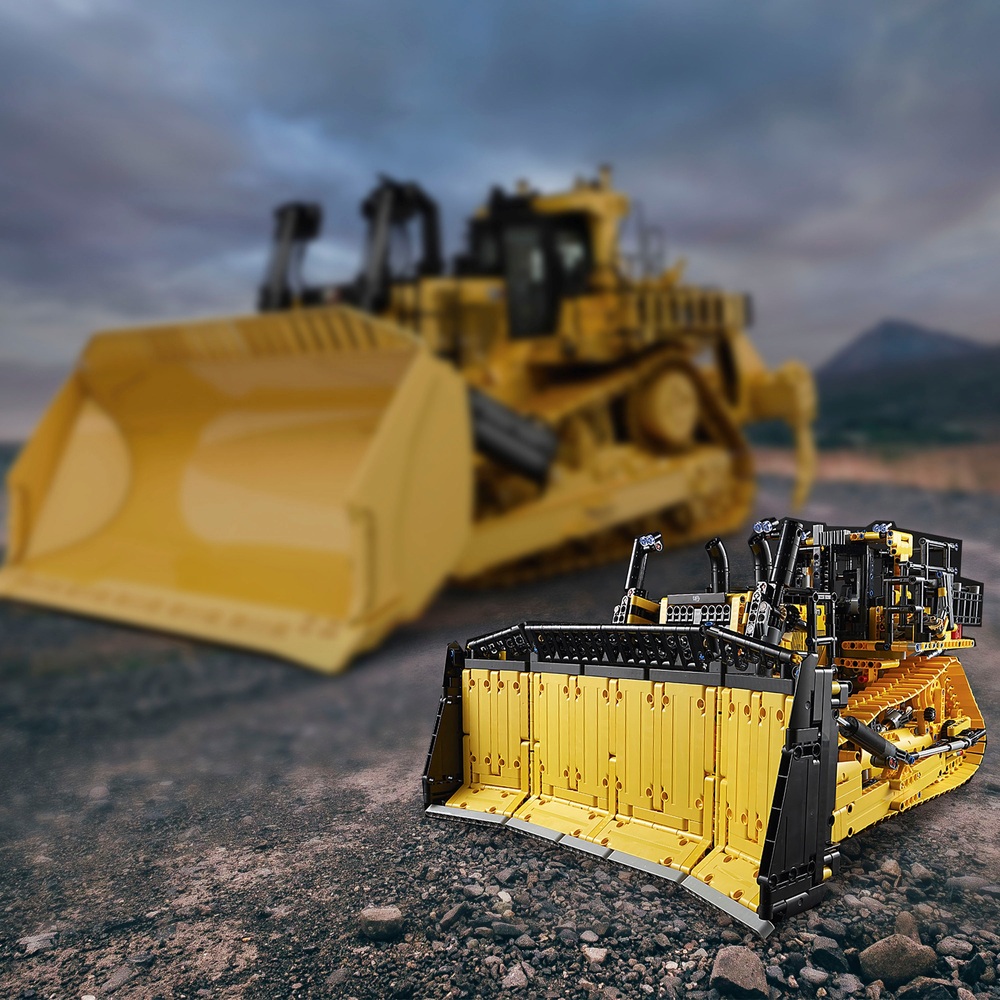LEGO Technic 42131 App-gesteuertes CAT D11 Bulldozer RC Baufahrzeug-Set