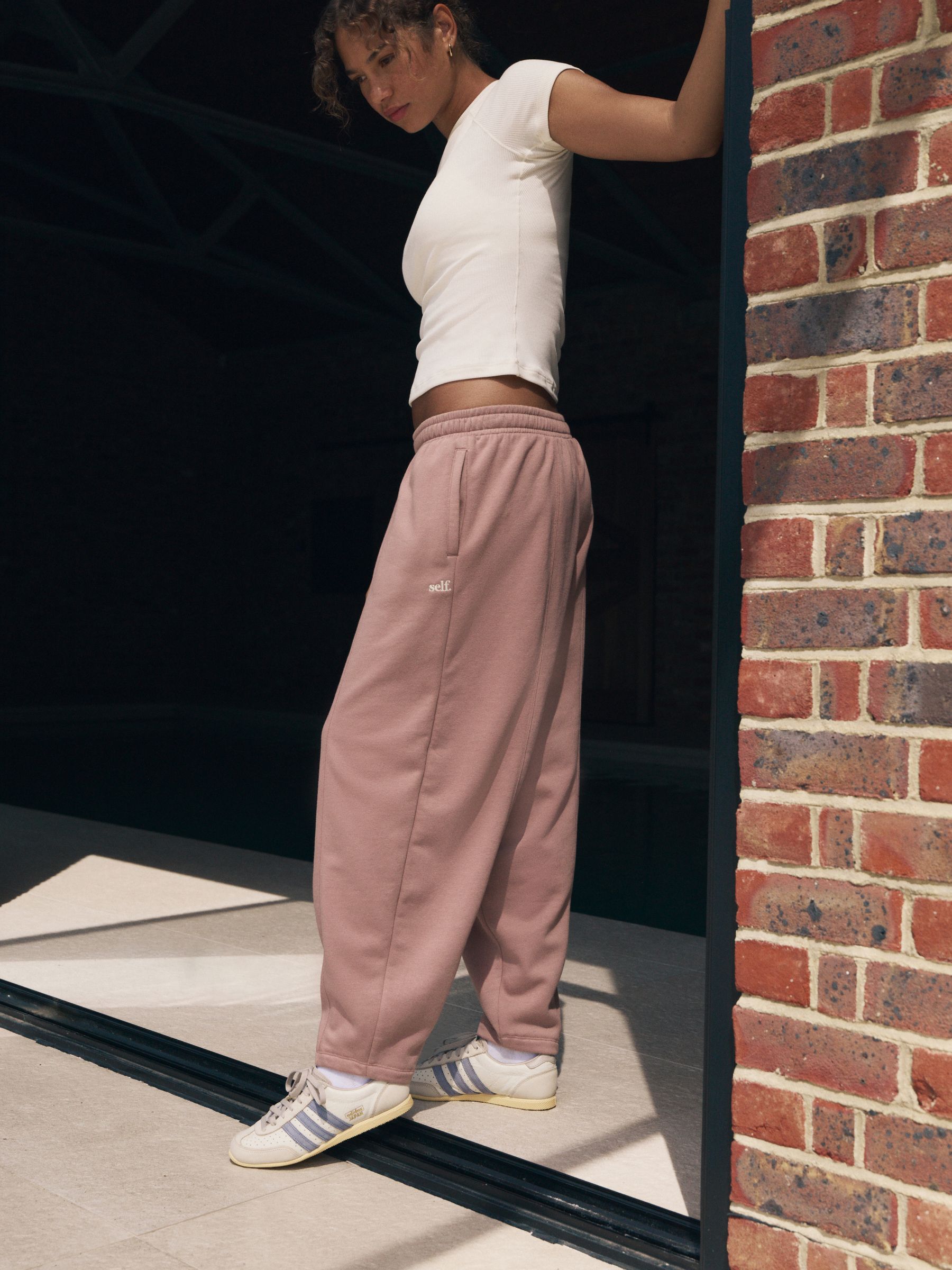 Roze - self. Barrel Leg Joggers