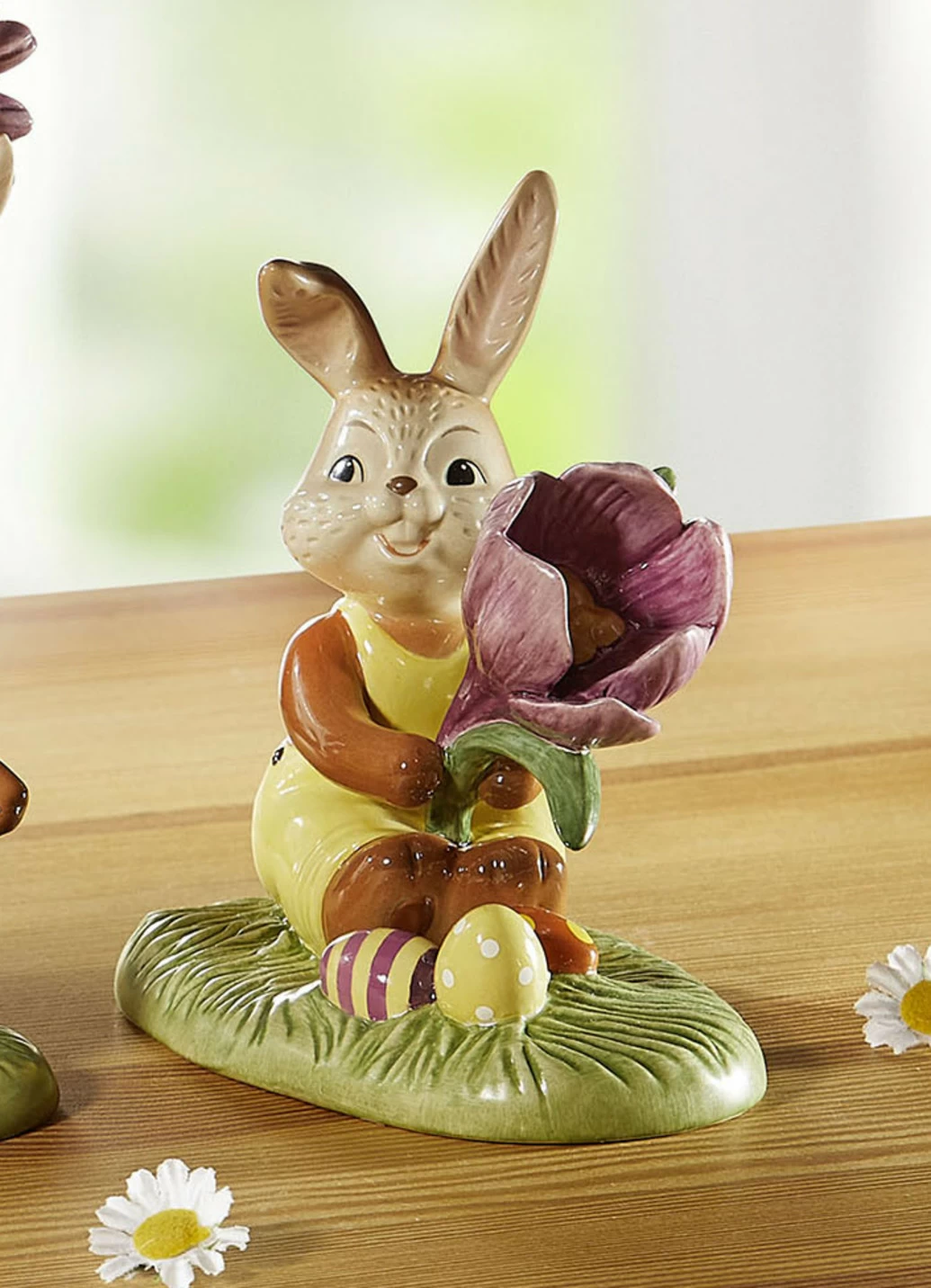 Süßes Häschen mit Krokuse
