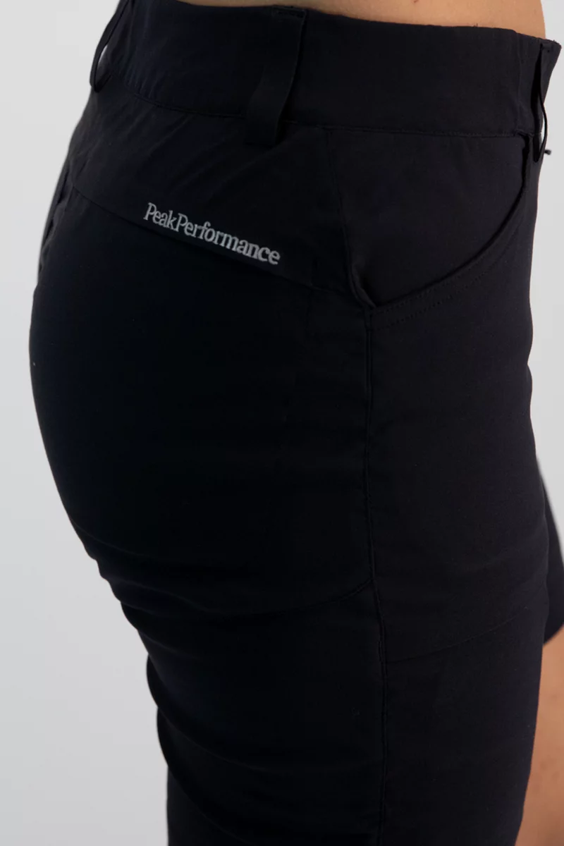 PEAK PERFORMANCE Light Outdoor Damen Wandershort