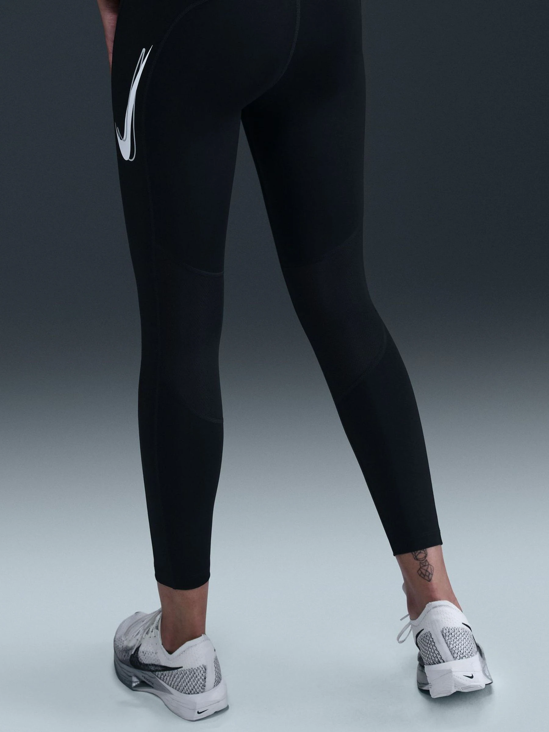 Zwart - Nike Fast Mid Rise 7/8 legging