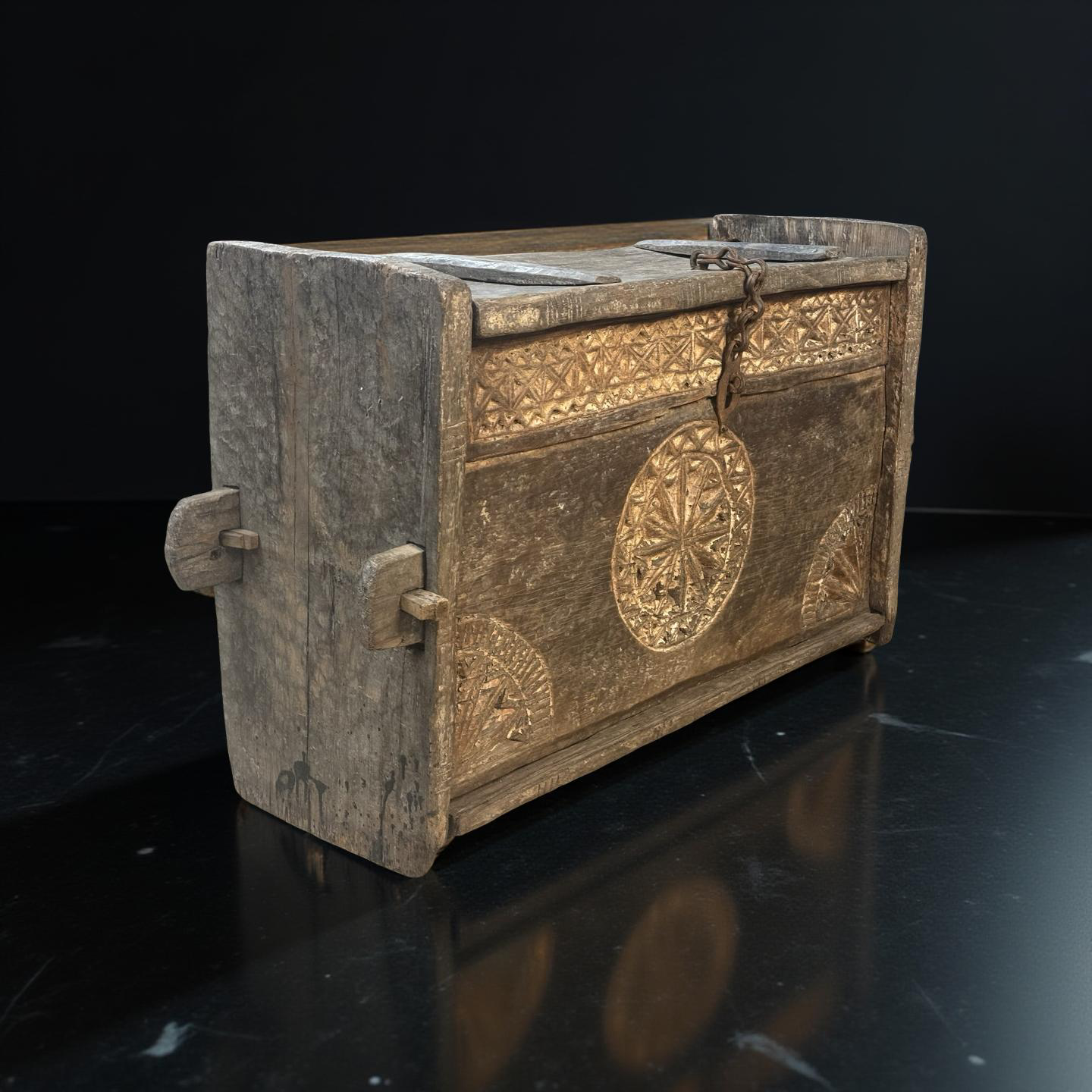 Opbergkist Himachal primitieve box uniek