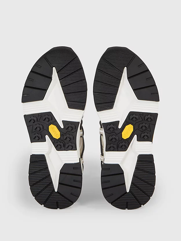 Tênis robusto Vibram®