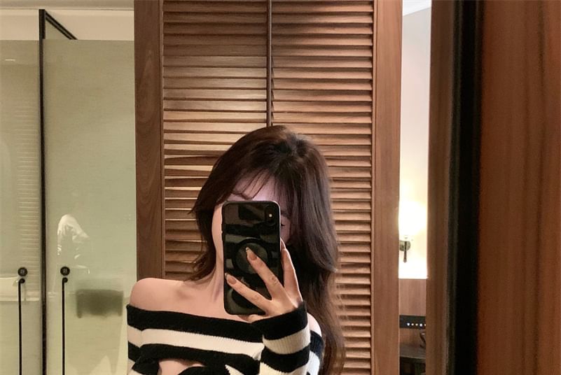 Letme - Off Shoulder Lange Mouwen Gestreepte Crop Top