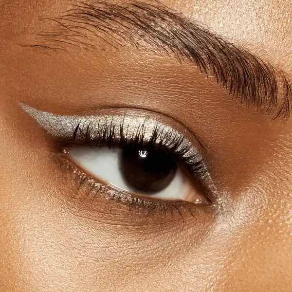 Space Glam Chrome Eyeshadow 010 Moonlight Glow
