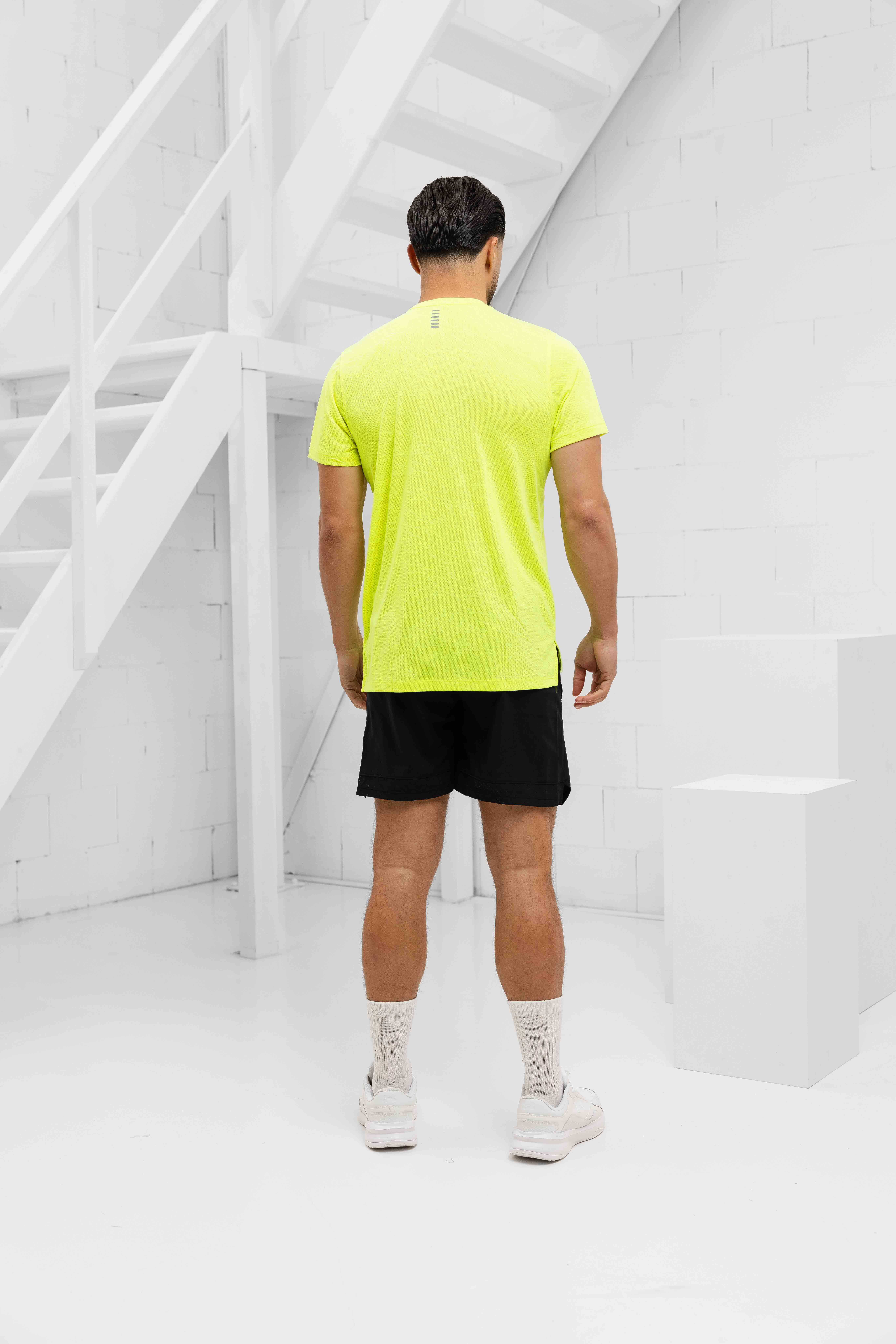 Under Armour Vanish Woven 15CM Korte Broek Heren Zwart/Geel