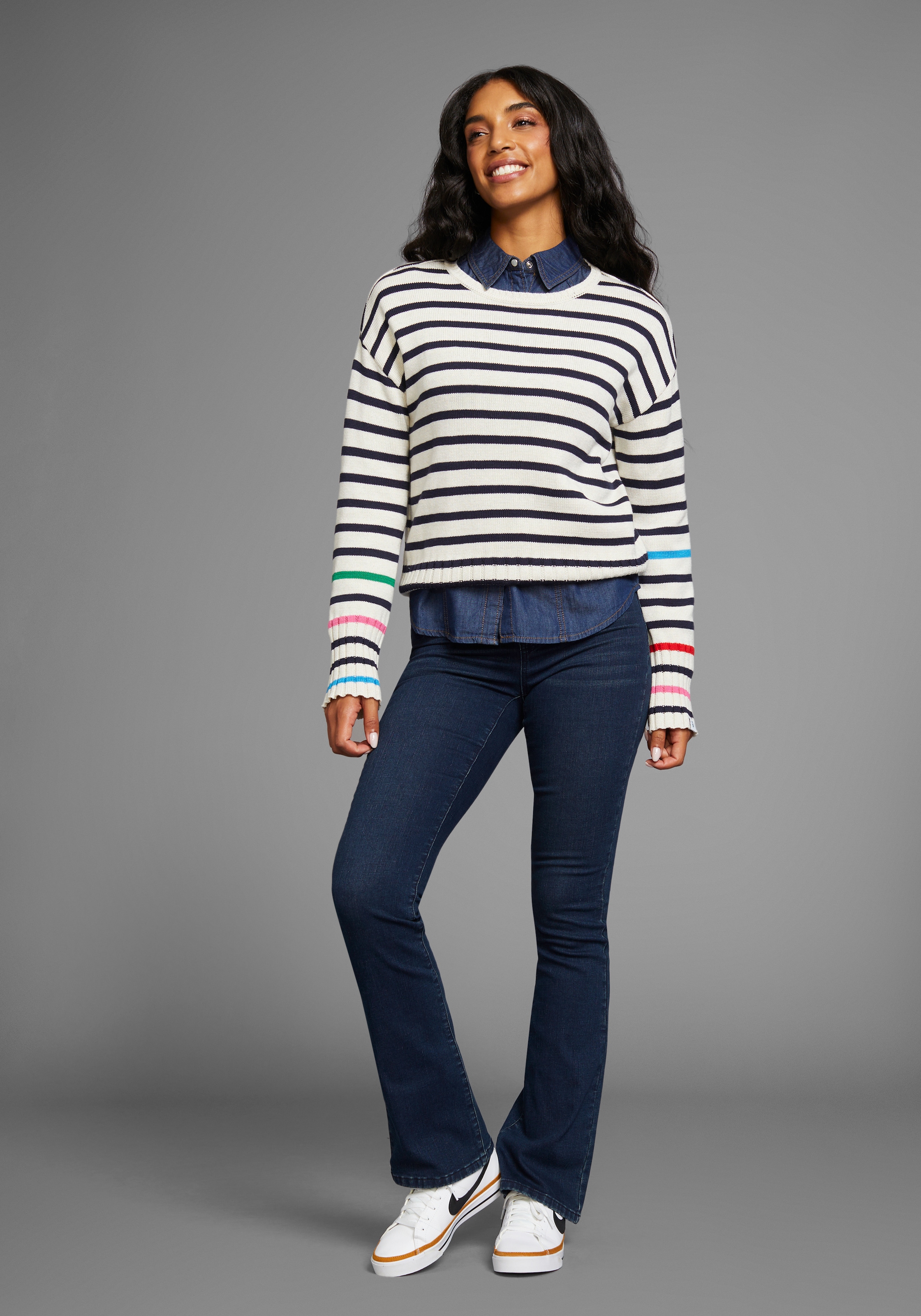 DELMAO Strickpullover , mit bunten Akzentstreifen