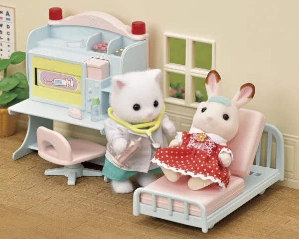 Sylvanian Families Village Doctor Starter Set