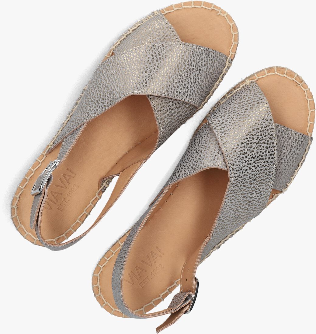 gouden via vai platte sandalen mondi isabella