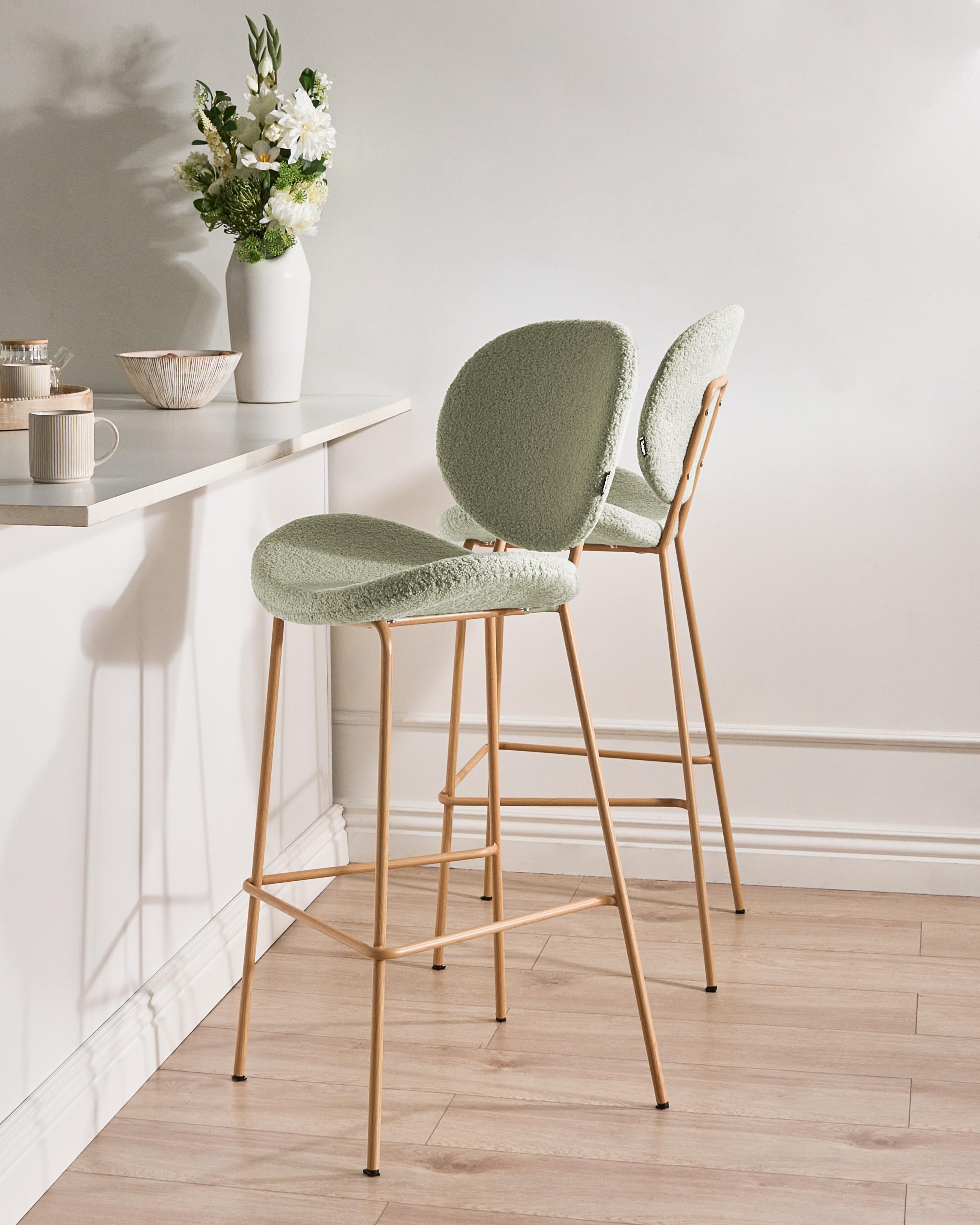 Set van 2 barstoelen LUANA Bouclé Lichtgroen