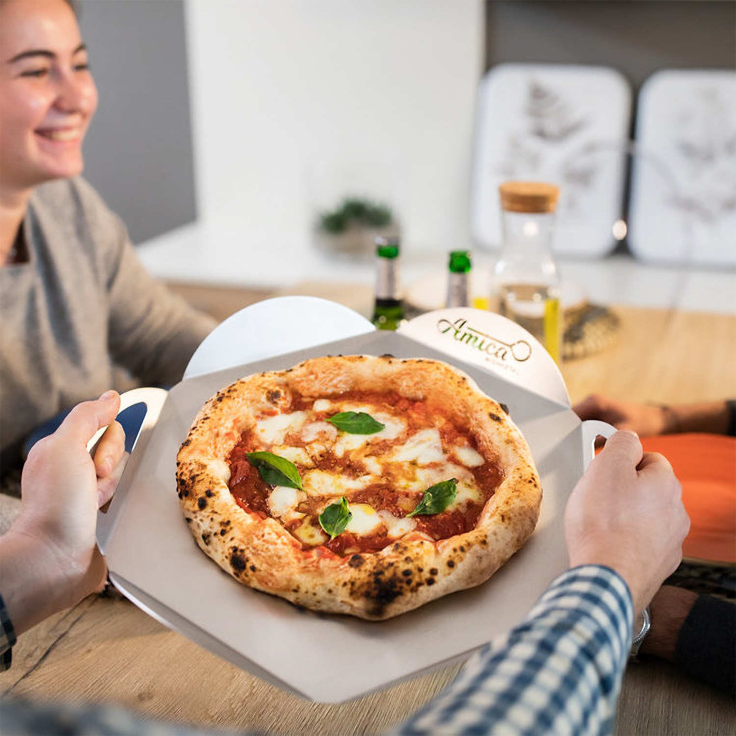 Kit pizza inox haute qualité : pelle à pizza 30cm, plateau de service et roulette découpe