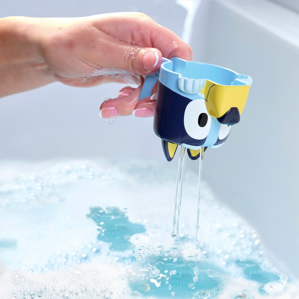 TOMY Toomies Bluey Pourers Badespielzeug