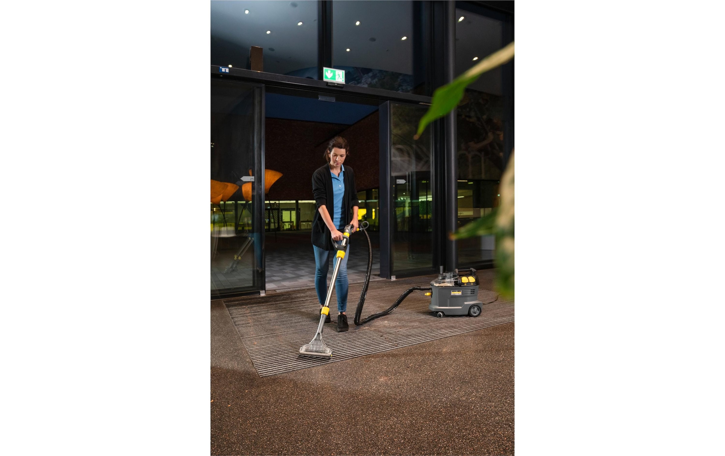 Kärcher Professional Nass-Trocken-Sauger »Puzzi 8 1 Adv«