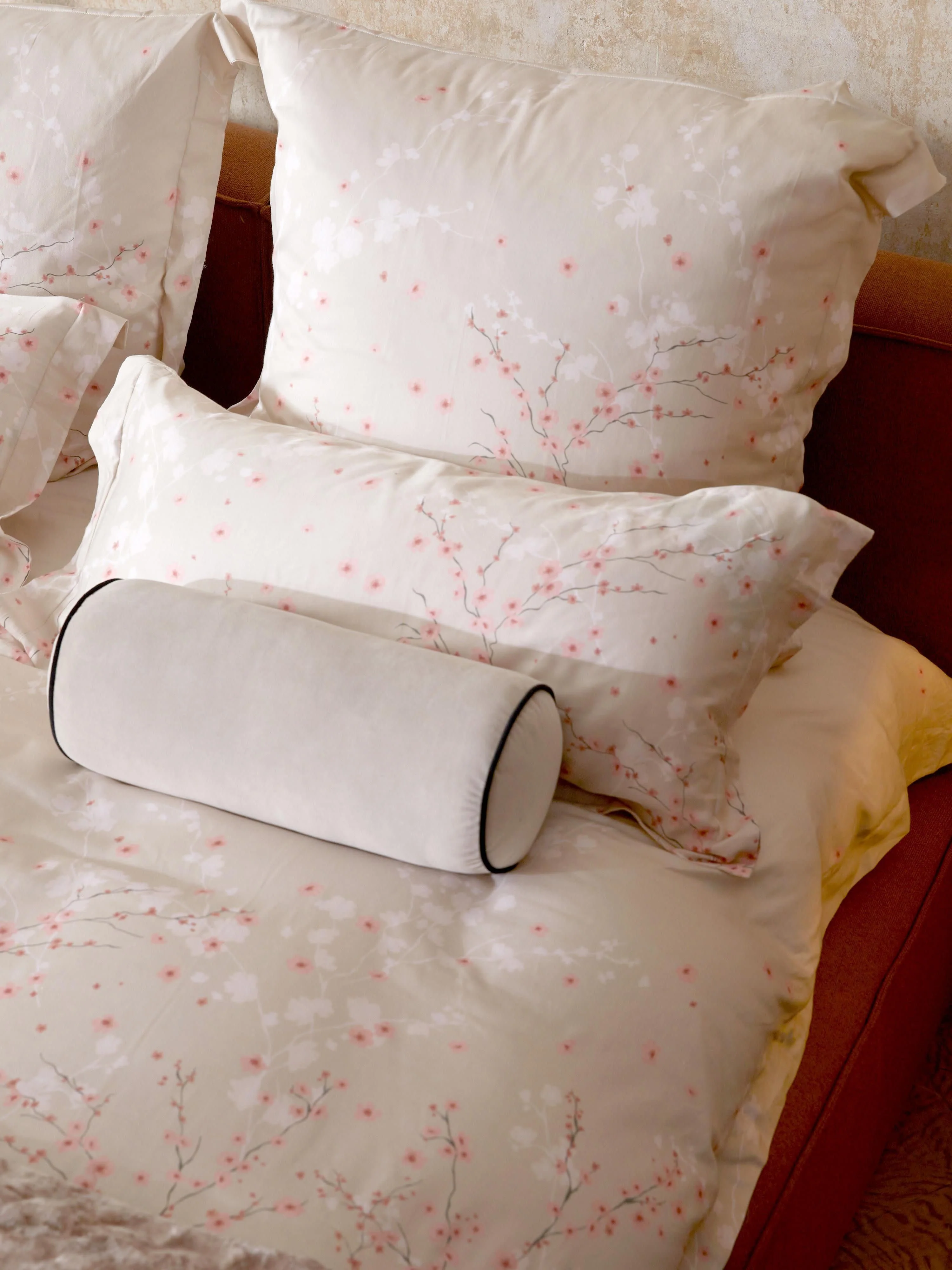 Katoensatijnen dekbedovertrek Sakura met bloemenprint