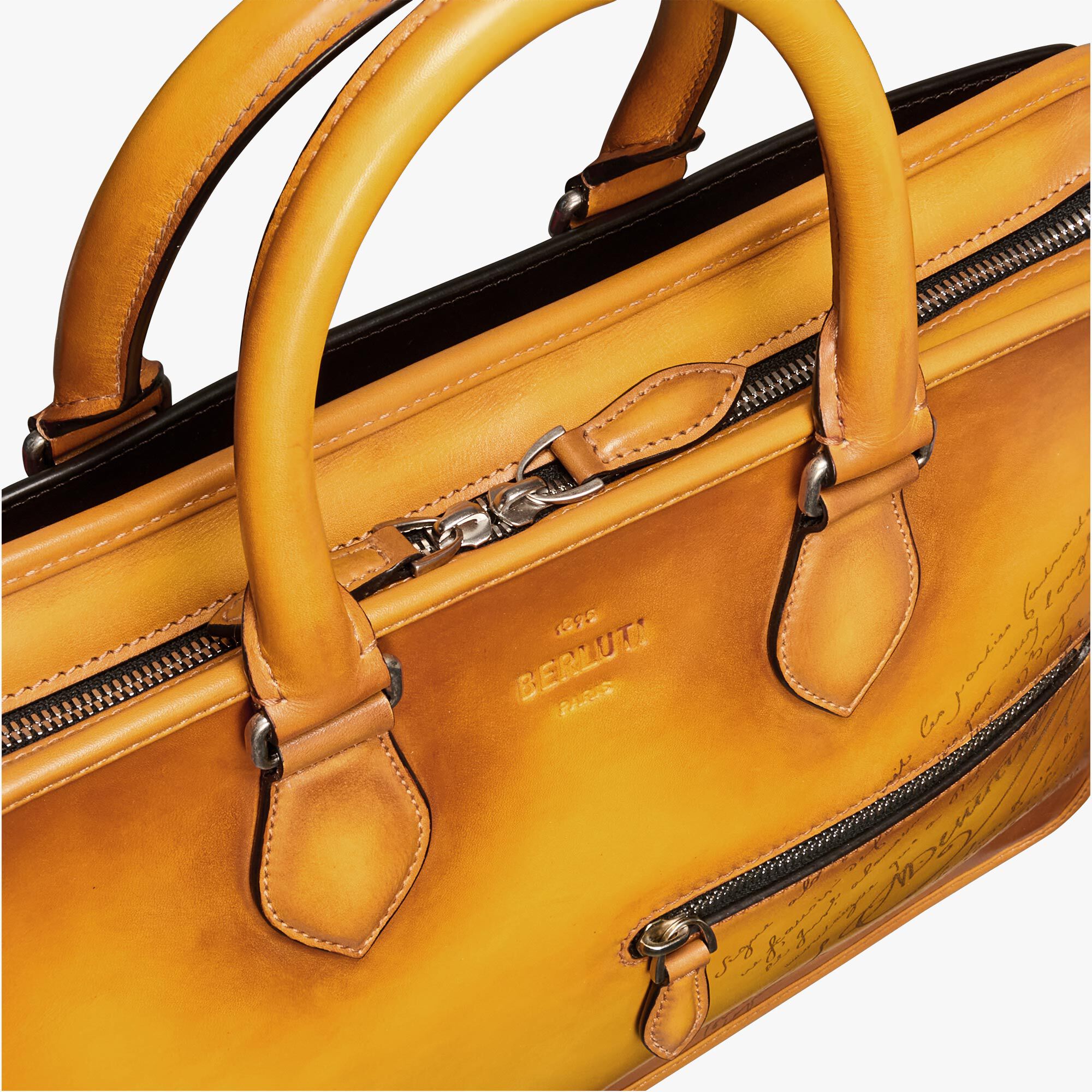Cartable Un Jour Petit Modèle En Cuir Scritto