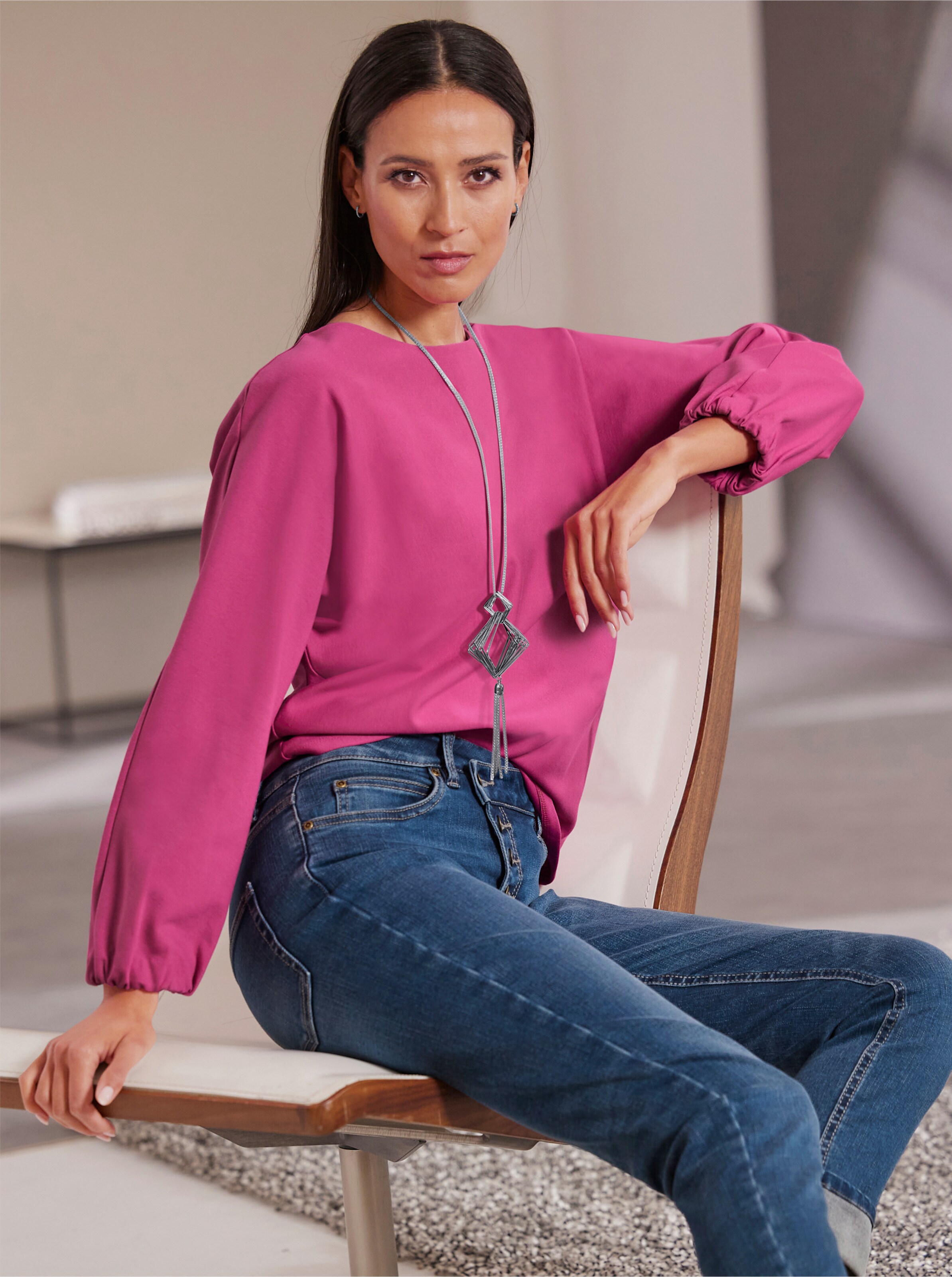 Sweatshirt