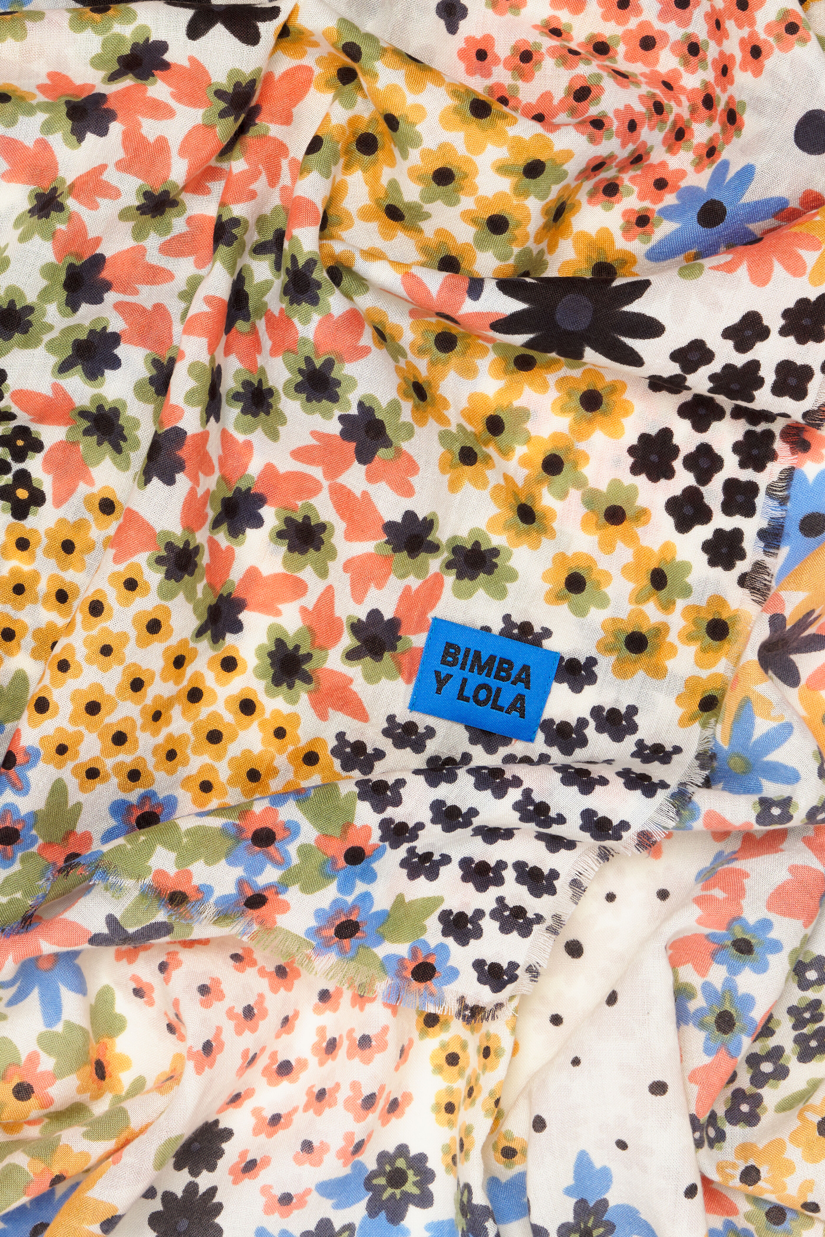 xale floral branco