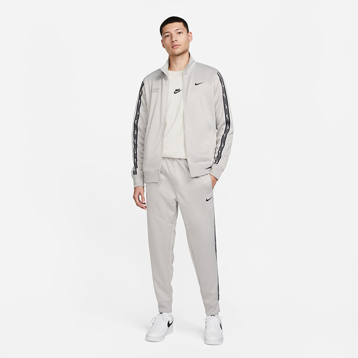 Nike Sportswear Repeat Trainingspak