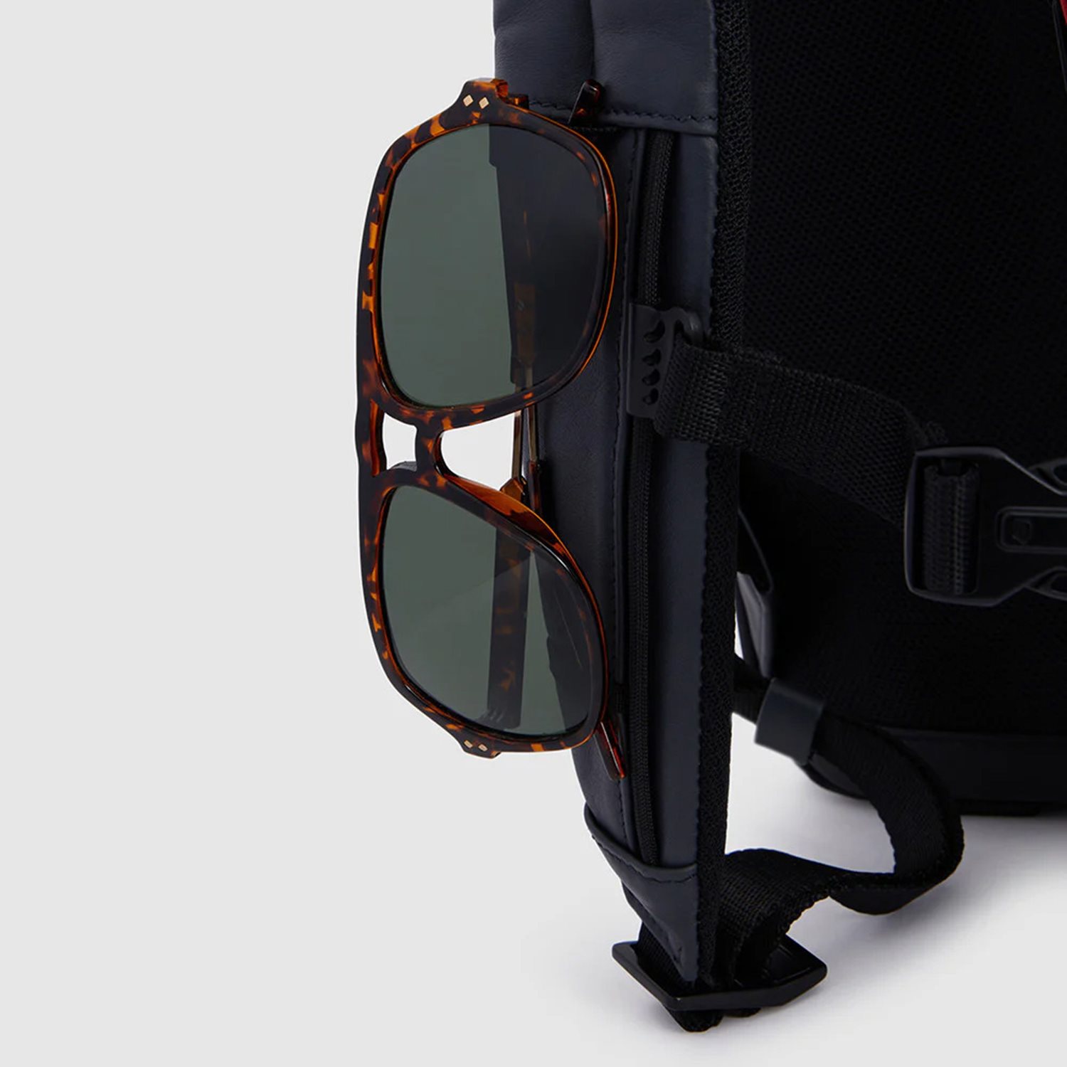 Piquadro Urban Fast-check Laptop and Ipad Backpack black