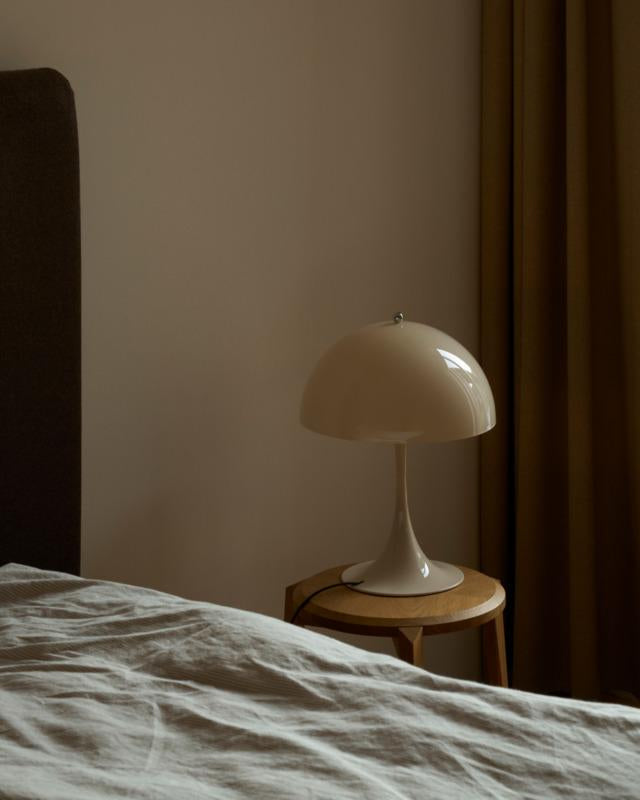 Louis Poulsen Panthella tafellamp V2 Ã32 Opal Beige