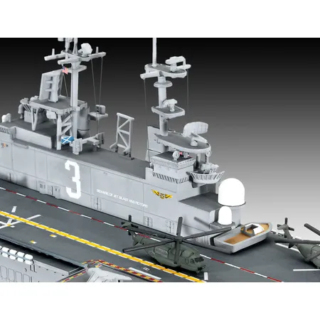 Revell 05178 - Assault Carrier USS WASP CLASS