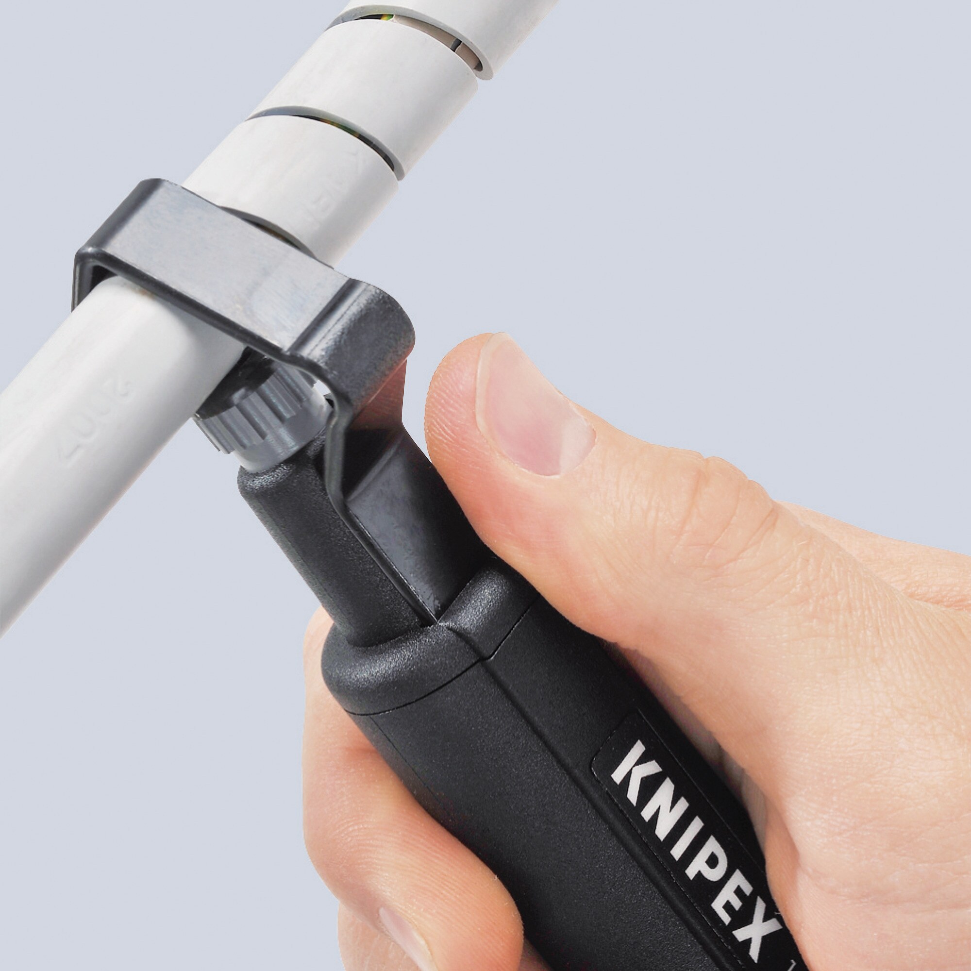 Knipex Abisolier-/ Abmantelungswerkzeug Abmantelungswerkzeug 16 30 135 SB