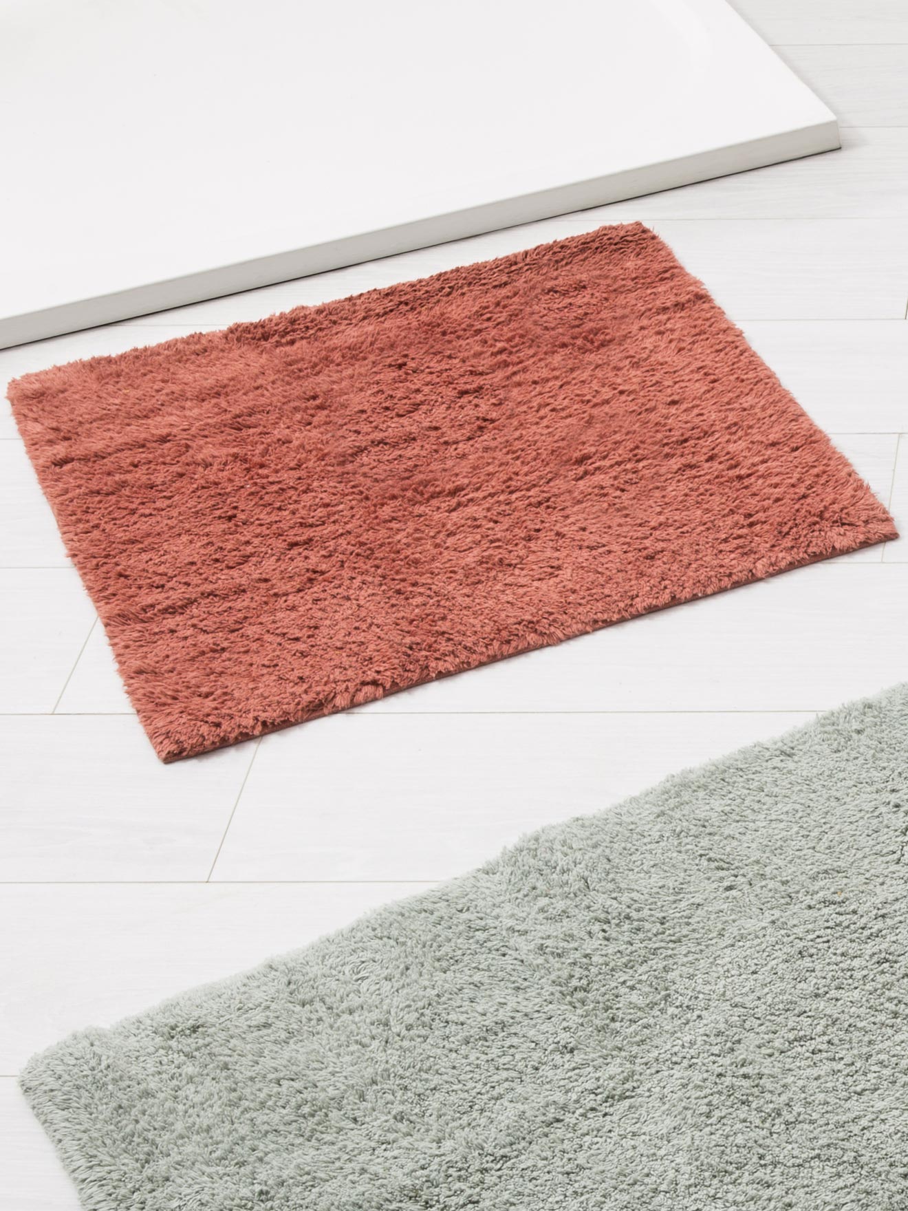 Tapis de bain uni bien épais