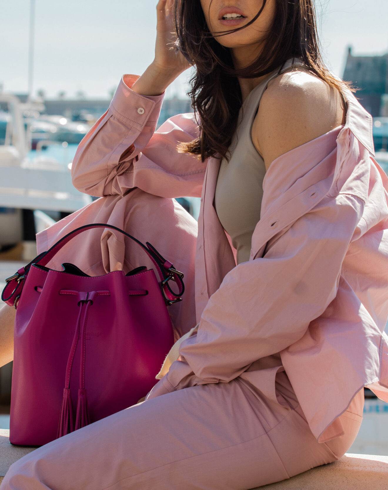 Maison Héritage Sac seau en Cuir Jila Box fushia - 26x13x29 cm