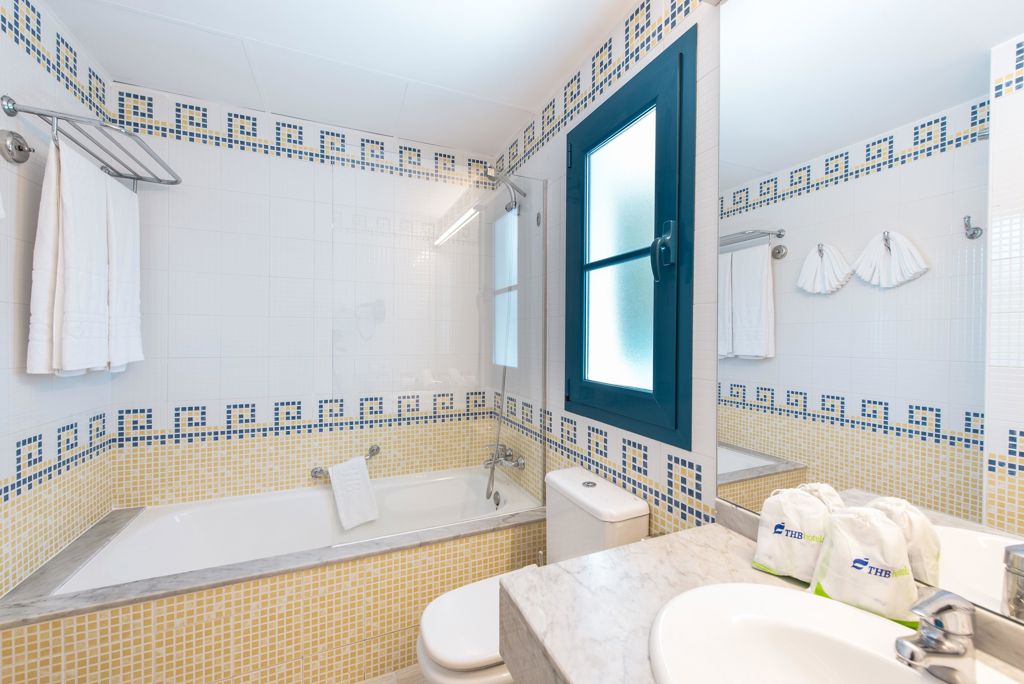 THB Tropical Island Logies - Hotel