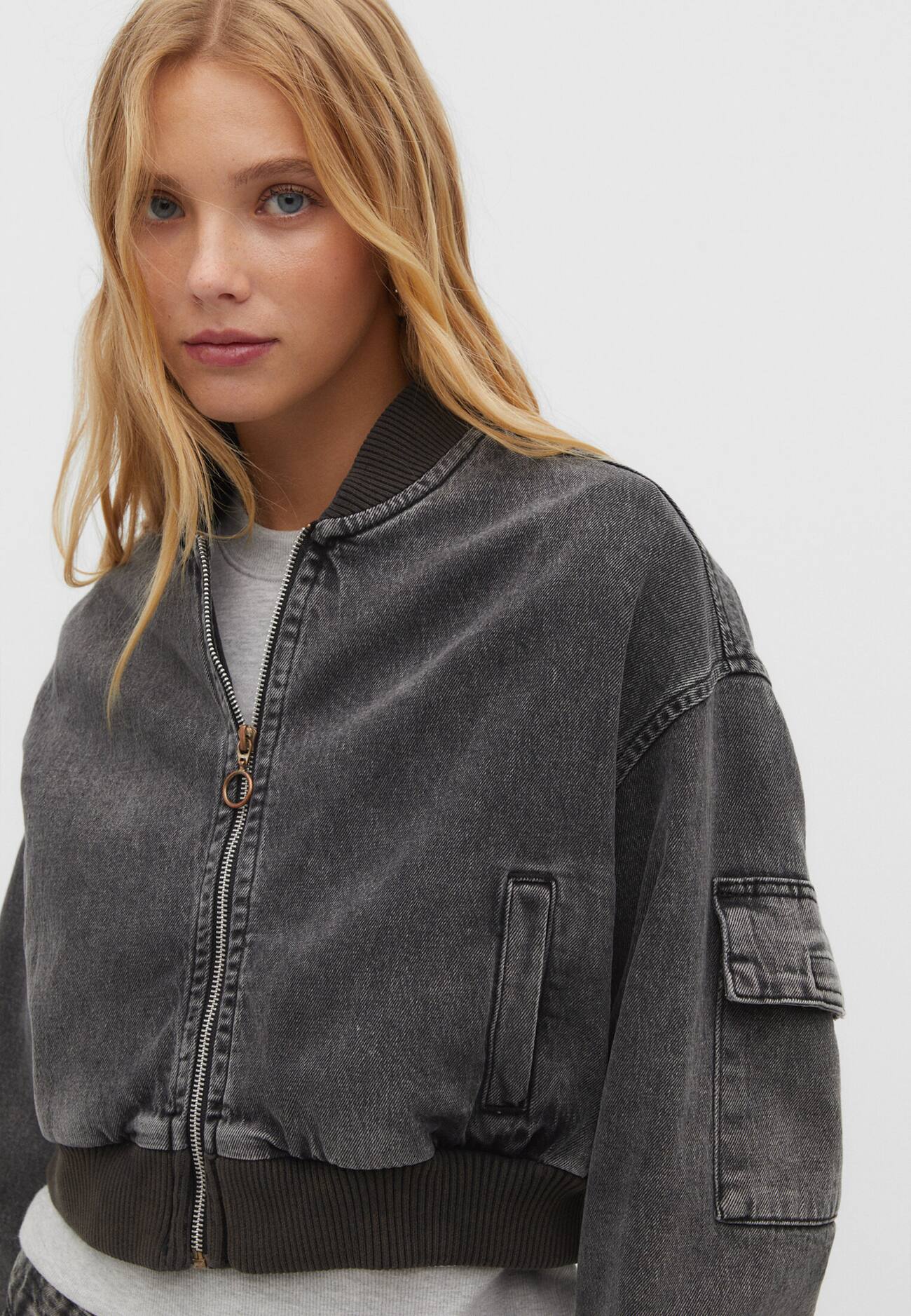 Jaqueta bomber de jeans desbotado