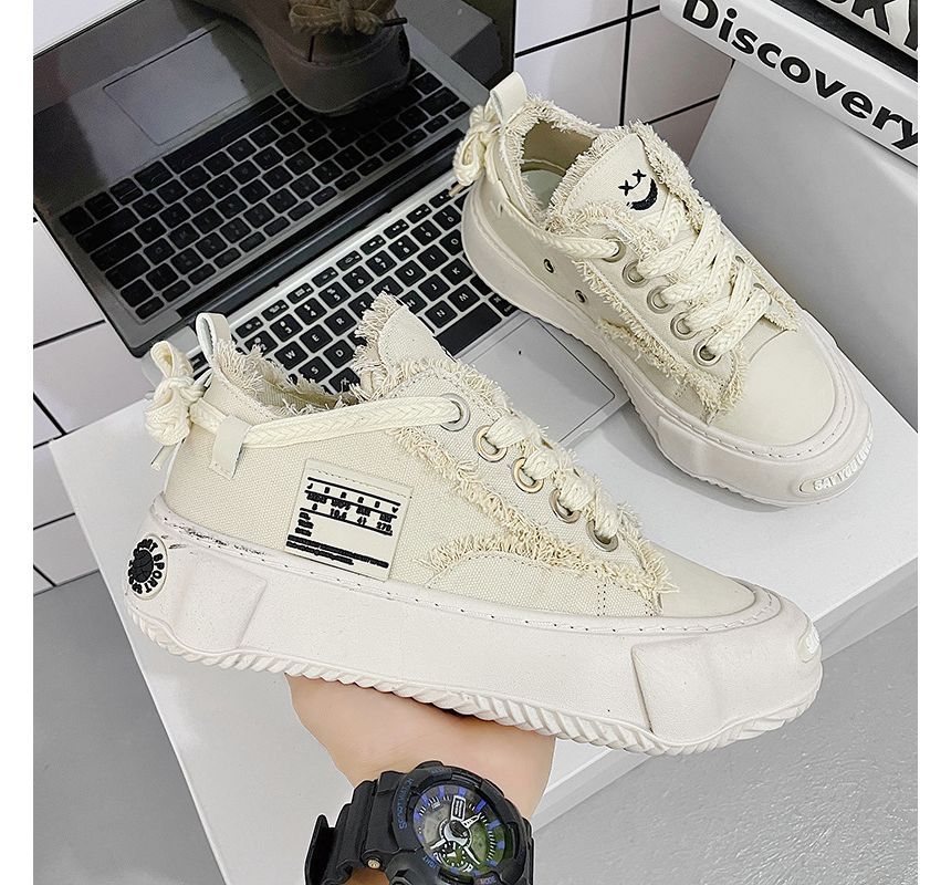 Tanzanite - Canvas platform sneakers met vetersluiting en gerafelde afwerking