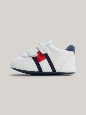 Sapatos com fecho de velcro